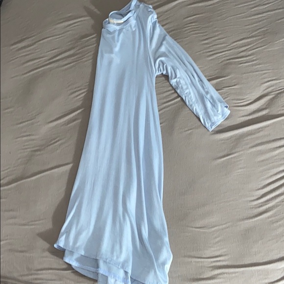 A junior dress - Picture 3 of 5